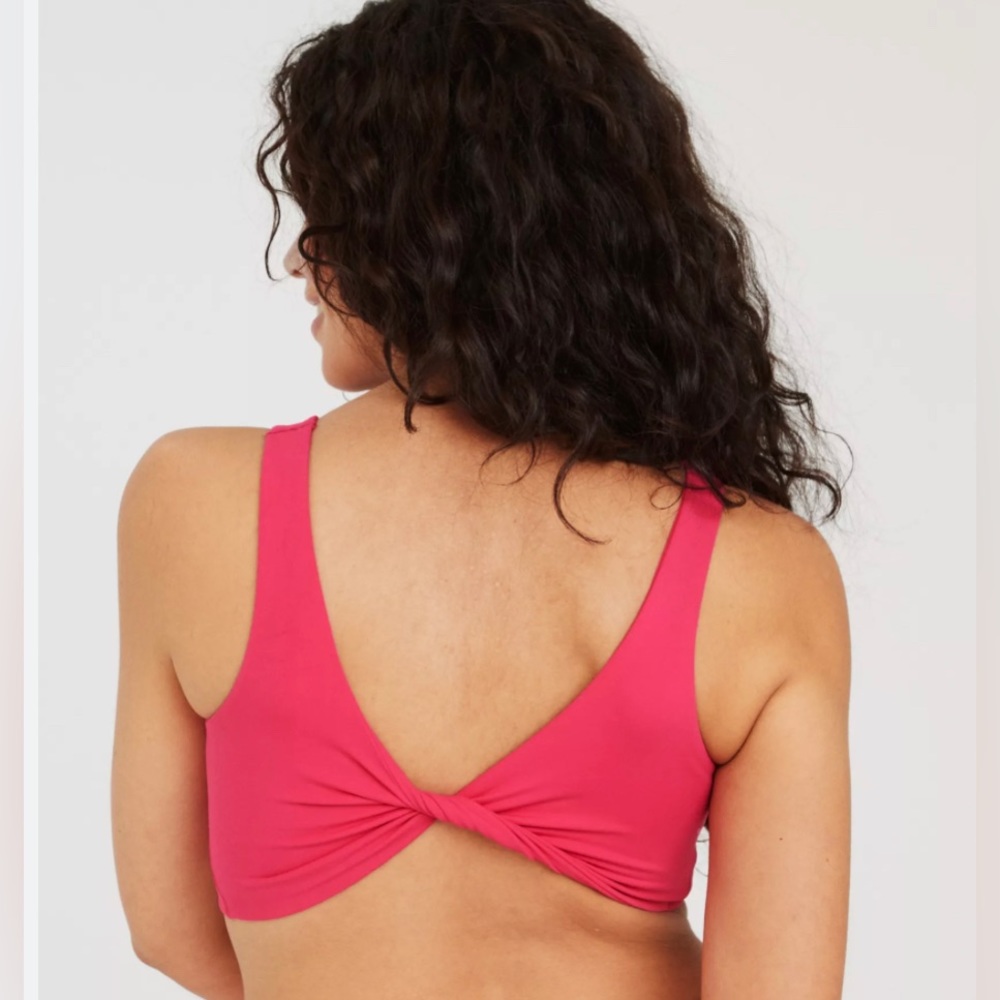 OFFLINE By Aerie Real Me Xtra Reversible Sports Bra Size Small Barbie Pink